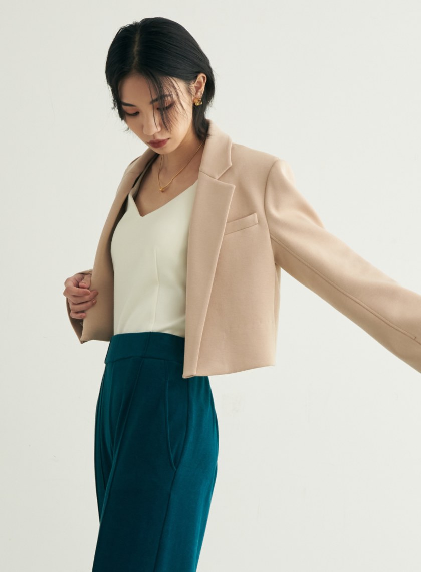 不對稱剪裁短版西裝外套